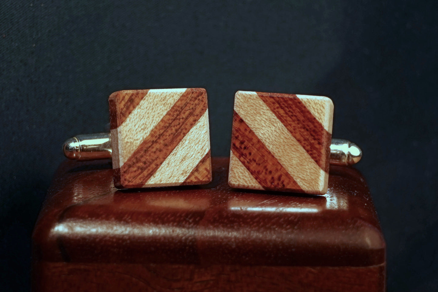 Natural Wood Cuff Links, Made of Maple and Bloodwood, Simple Elegant Design, 5th Anniversary Gift, Gift for Dad, Gift for Husband/Boyfriend